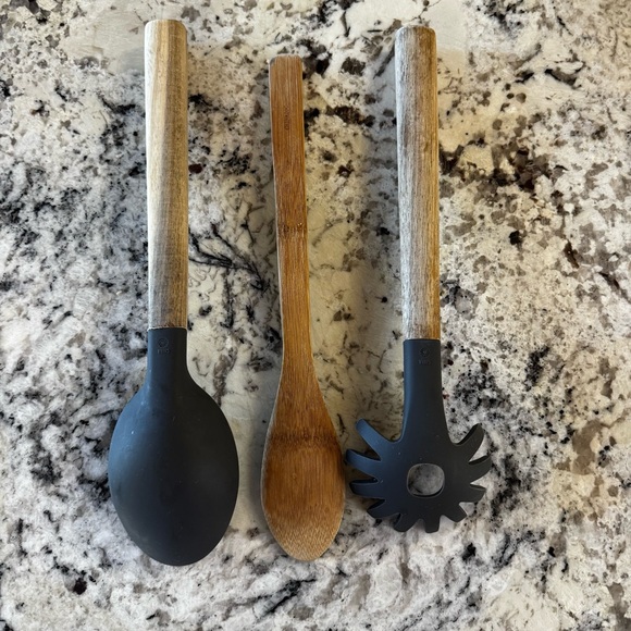 Pampered Chef SILICONE & WOOD/BAMBOO UTENSIL - Picture 2 of 3